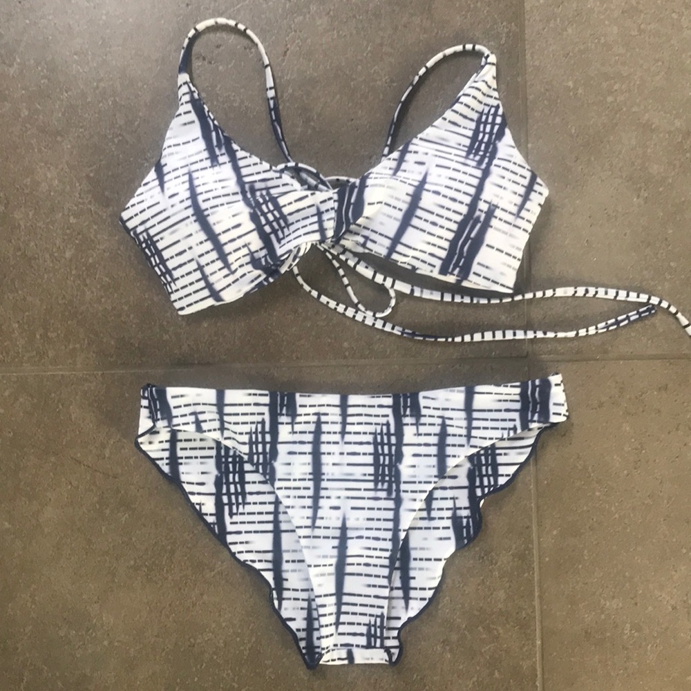 Darling scalloped edge bikini